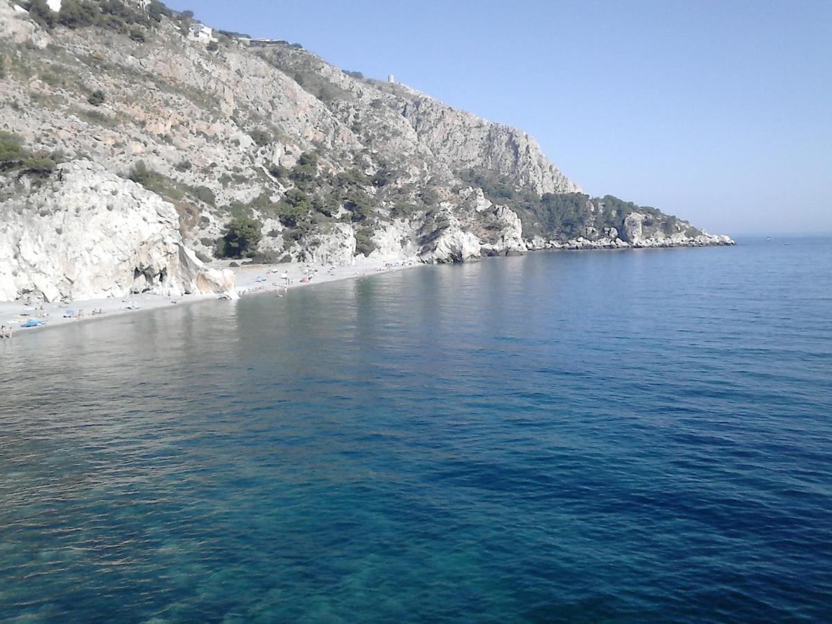 vistas a mar, en paraje natural La Herradura  Exterior foto